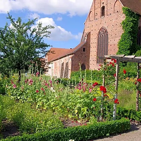 Gaestehaus 22 Am Klostergarten Bed & Breakfast Rehna
